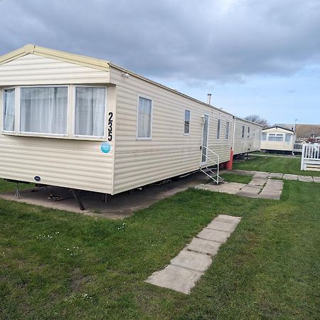 3 Bedroom Caravan, Sleeps 8 Lyons Lido Beach Prestatyn Exteriér fotografie